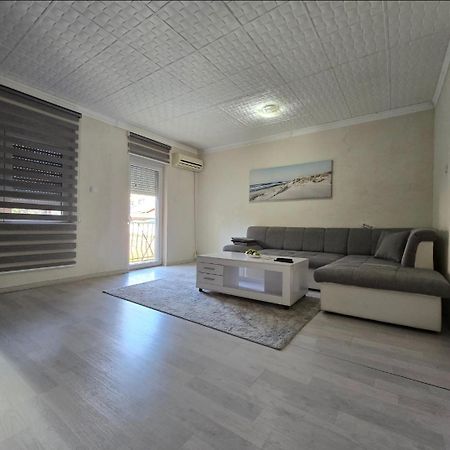 Apartment Center 23 بودغوريتْسا المظهر الخارجي الصورة