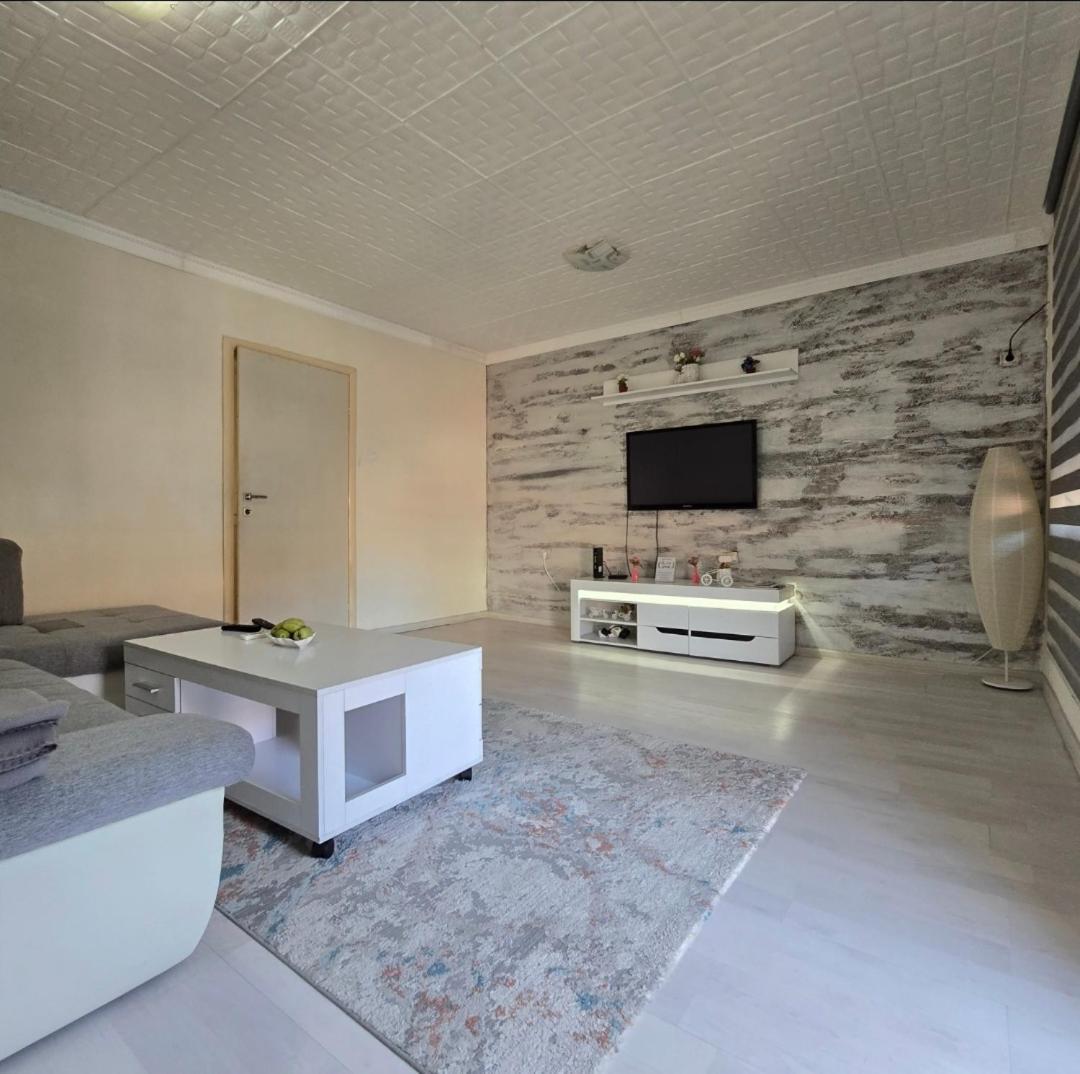 Apartment Center 23 بودغوريتْسا المظهر الخارجي الصورة